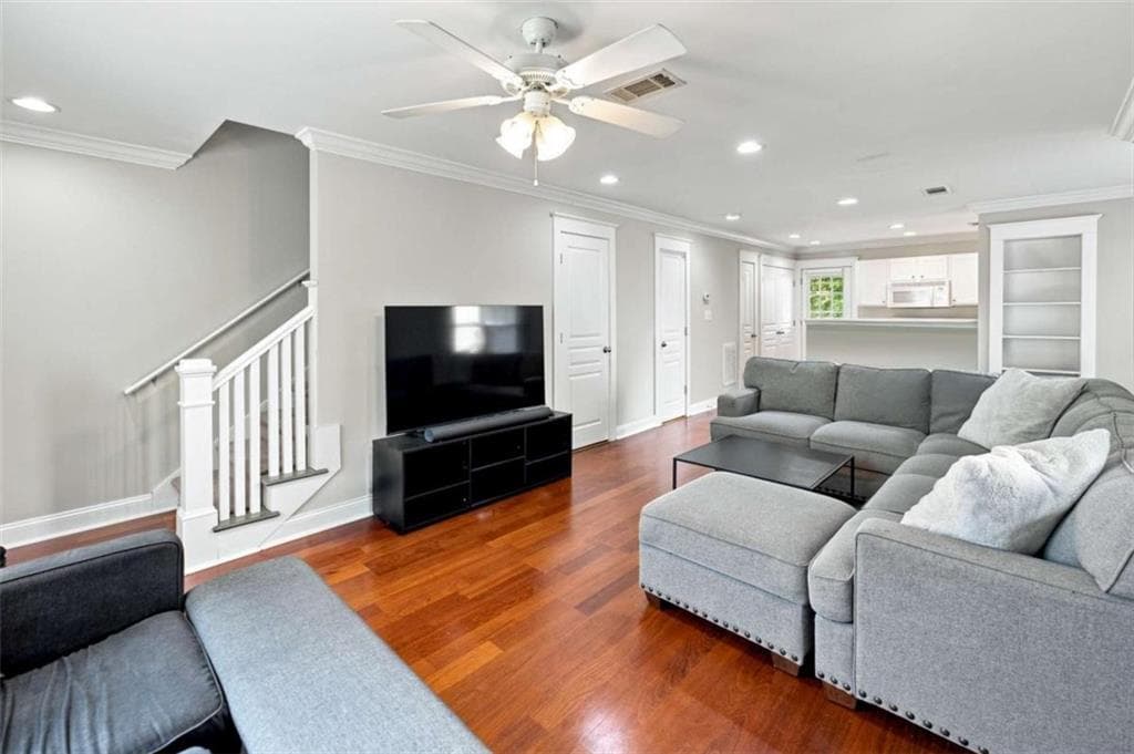 2 bedroom, 3 bathroom, 1,136 sq ft condominium for sale at 1035 Barnett Shoals Road 452, Athens, GA 30605 — photo 3