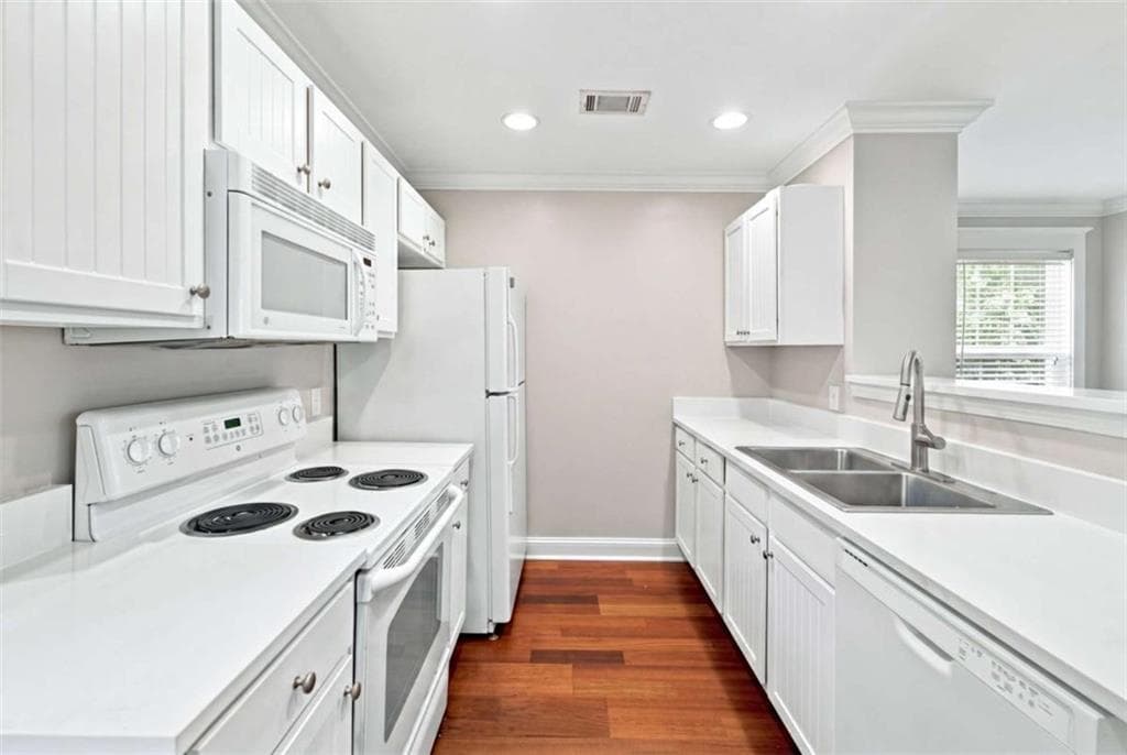 2 bedroom, 3 bathroom, 1,136 sq ft condominium for sale at 1035 Barnett Shoals Road 452, Athens, GA 30605 — photo 5