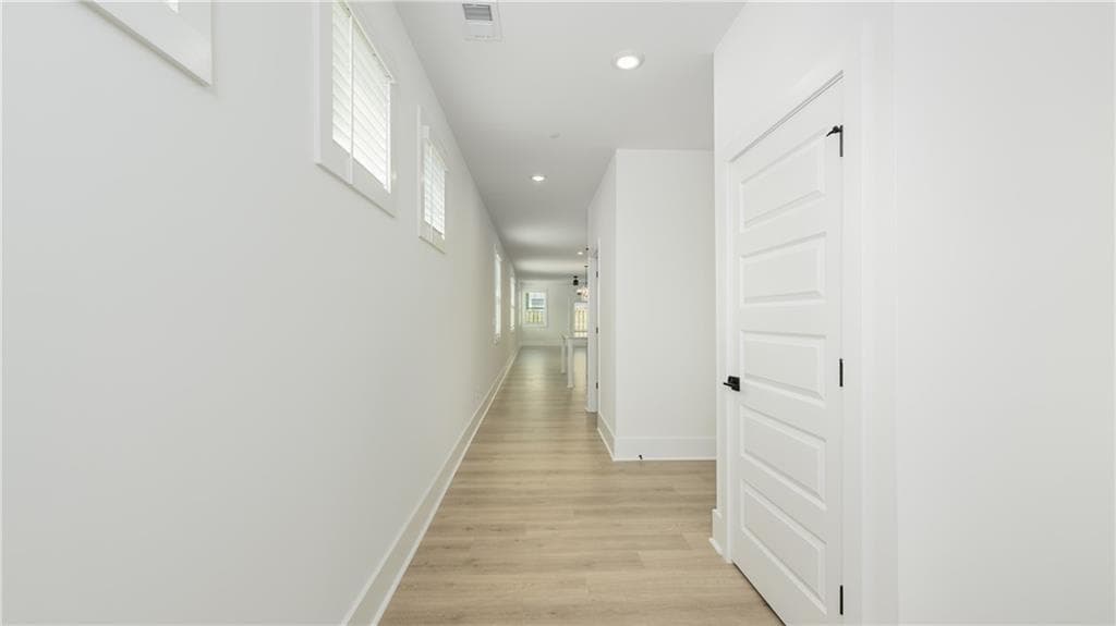 4 bedroom, 3 bathroom, 2,574 sq ft single family residence for sale at 1494 Longwing Lane, Marietta, GA 30066 — photo 2
