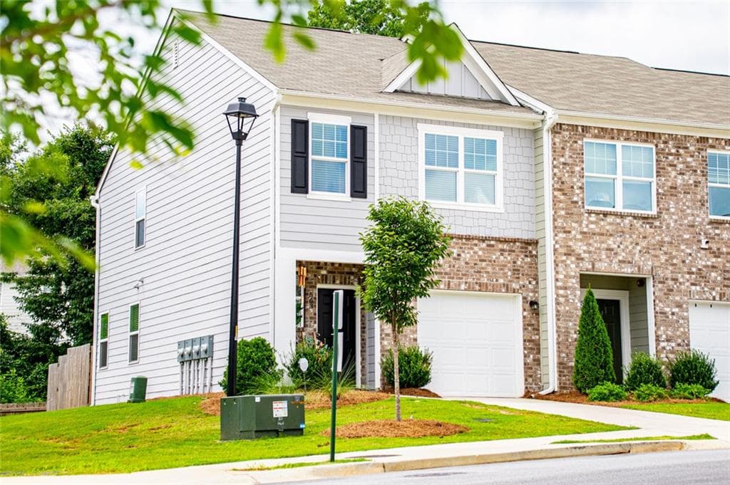 3 bedroom, 3 bathroom, 1,672 sq ft townhouse for sale at 563 Magnolia Circle, Palmetto, GA 30268 — photo 4