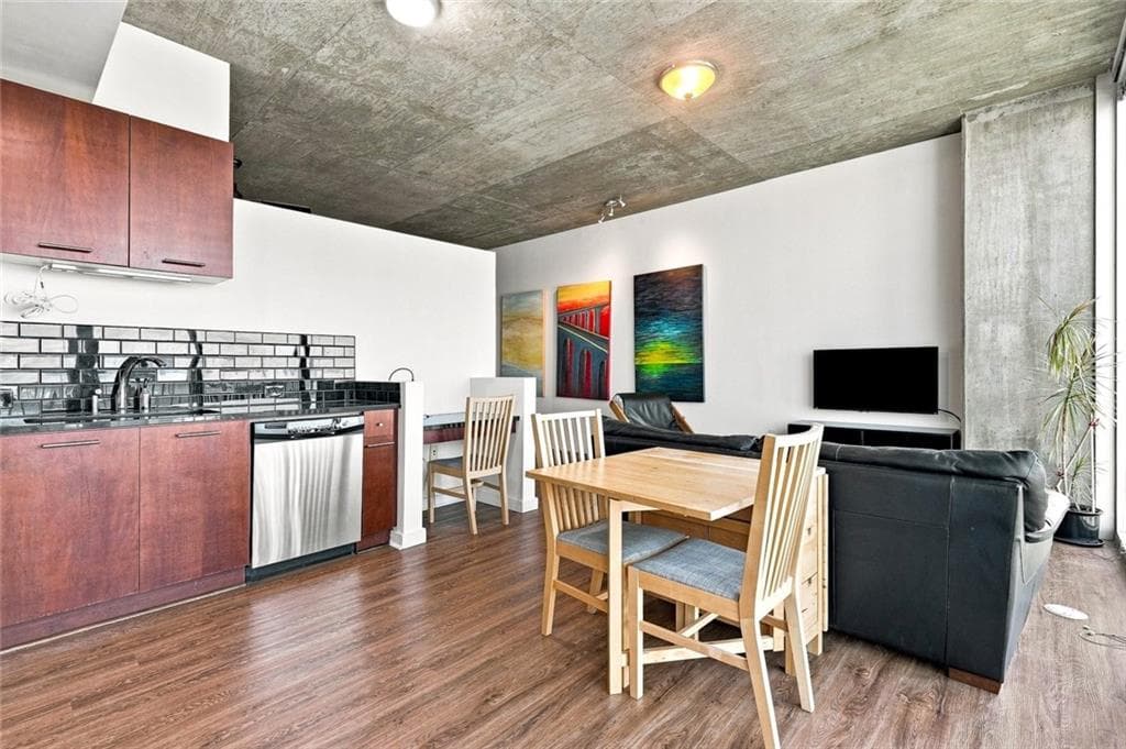 1 bedroom, 1 bathroom, 698 sq ft condominium for sale at 3324 Peachtree Road 2806, Atlanta, GA 30326 — photo 5
