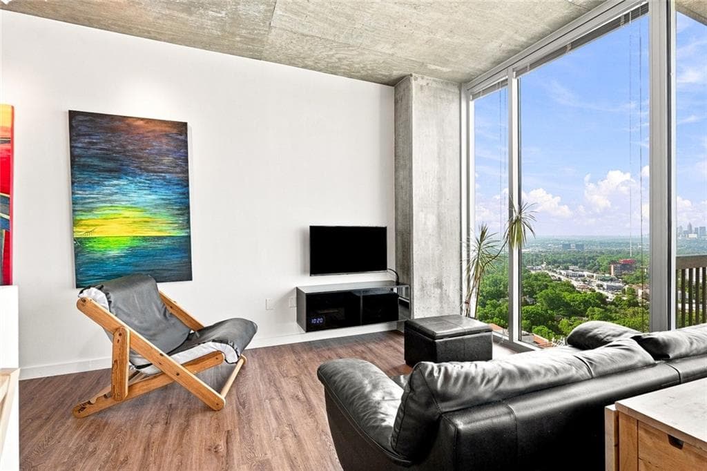 1 bedroom, 1 bathroom, 698 sq ft condominium for sale at 3324 Peachtree Road 2806, Atlanta, GA 30326 — photo 7