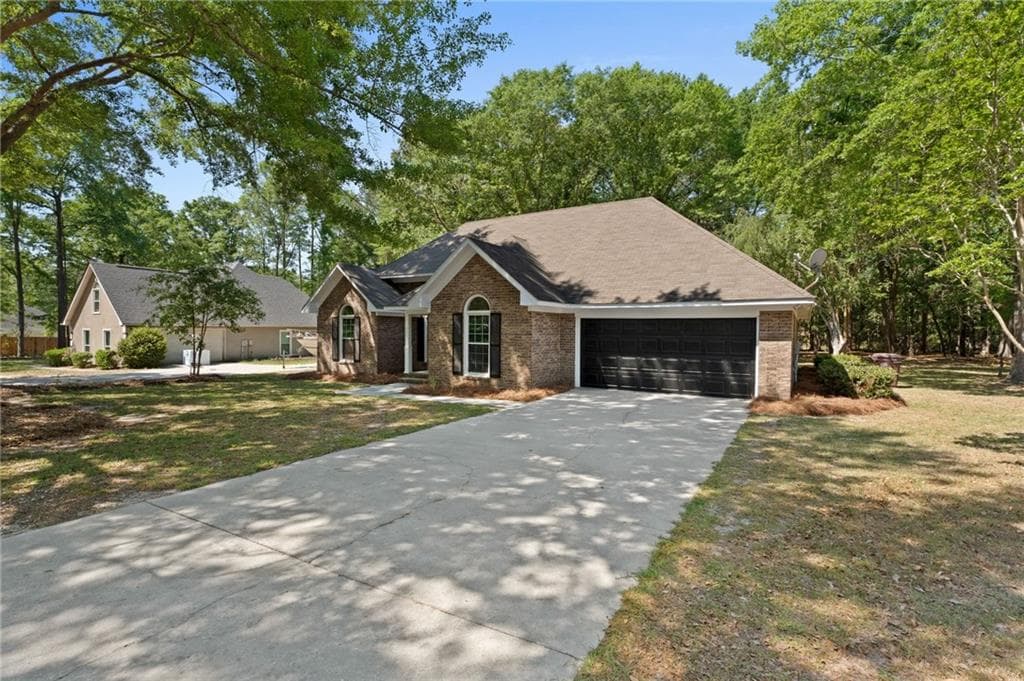 4 bedroom, 2 bathroom, 1,918 sq ft single family residence for sale at 205 Mossberg Circle, Statesboro, GA 30461 — photo 2
