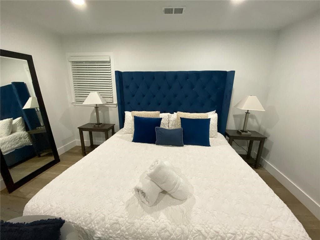 6 bedroom, 4 bathroom, 2,450 sq ft single family residence for sale at 3904 Bakers Ferry Road, Atlanta, GA 30331 — photo 9