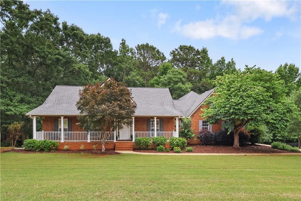 4 bedroom, 3 bathroom, 2,853 sq ft single family residence under contract at 337 Mckibben Drive, Locust Grove, GA 30248 — photo 3