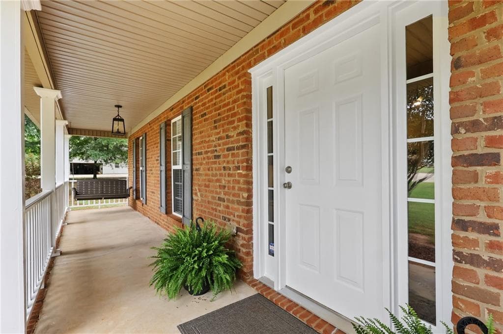 4 bedroom, 3 bathroom, 2,853 sq ft single family residence under contract at 337 Mckibben Drive, Locust Grove, GA 30248 — photo 4
