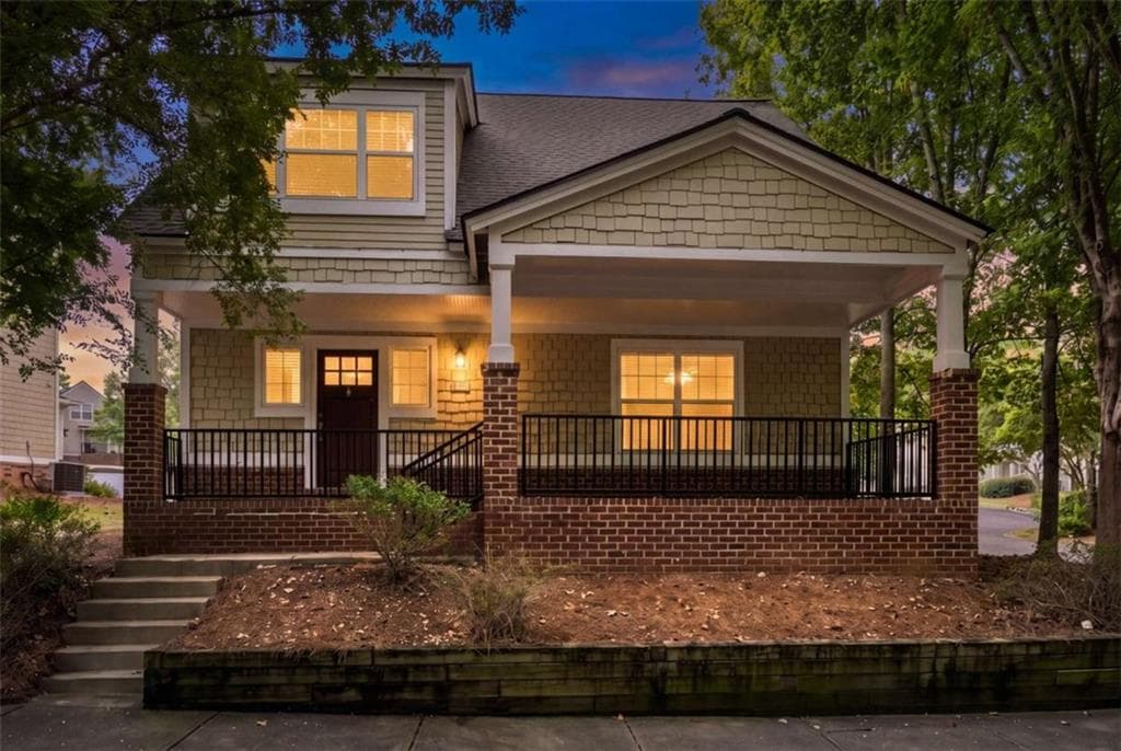 4 bedroom, 4 bathroom, 1,910 sq ft condominium under contract at 1035 Barnett Shoals Road 450, Athens, GA 30605 — photo 2