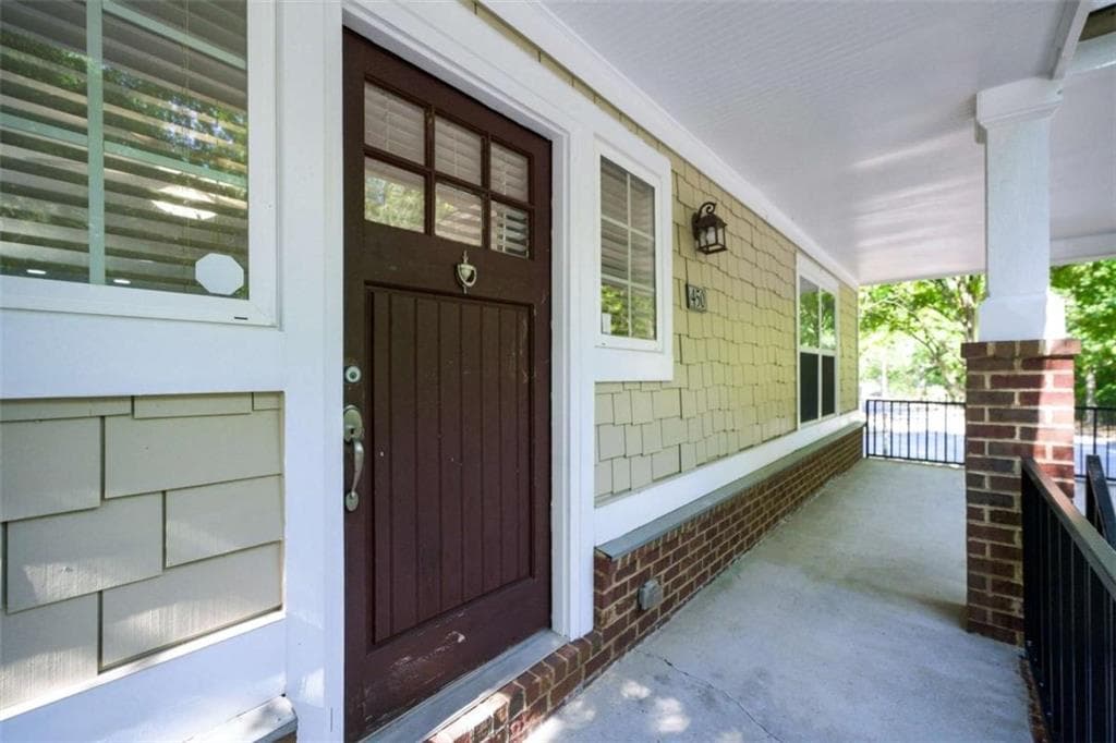 4 bedroom, 4 bathroom, 1,910 sq ft condominium under contract at 1035 Barnett Shoals Road 450, Athens, GA 30605 — photo 5