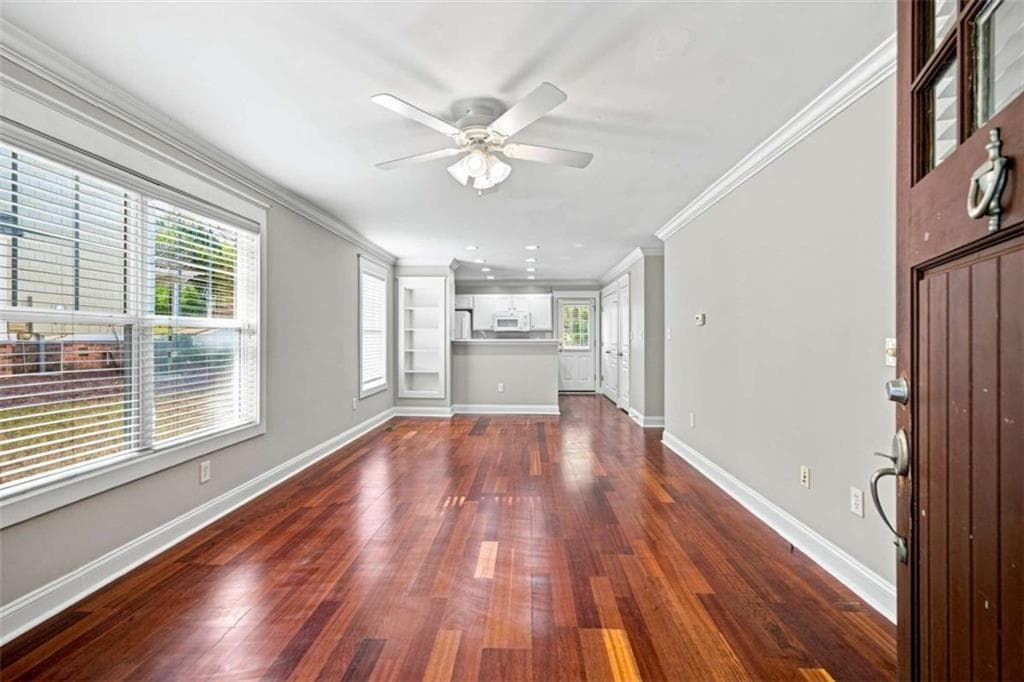 4 bedroom, 4 bathroom, 1,910 sq ft condominium under contract at 1035 Barnett Shoals Road 450, Athens, GA 30605 — photo 6
