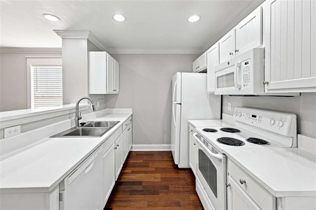 4 bedroom, 4 bathroom, 1,910 sq ft condominium under contract at 1035 Barnett Shoals Road 450, Athens, GA 30605 — photo 10