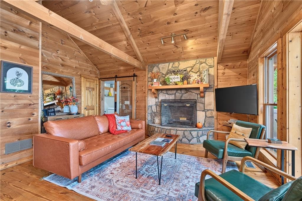 3 bedroom, 2 bathroom, 1,970 sq ft single family residence for sale at 778 Walnut Mountain Road, Ellijay, GA 30536 — photo 4