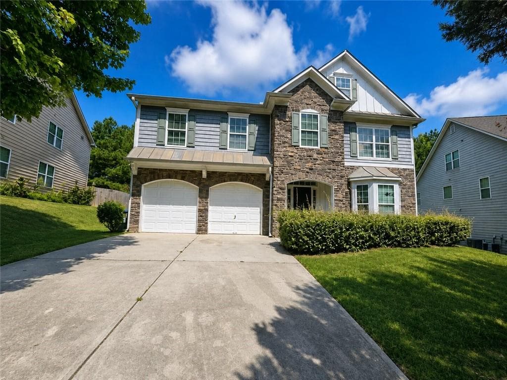 5 bedroom, 4 bathroom, 2,903 sq ft home for sale at 3568 Park Hill Circle, Loganville, GA