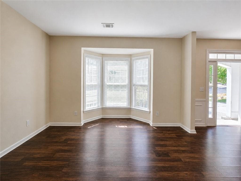 5 bedroom, 4 bathroom, 2,903 sq ft single family residence for sale at 3568 Park Hill Circle, Loganville, GA 30052 — photo 5