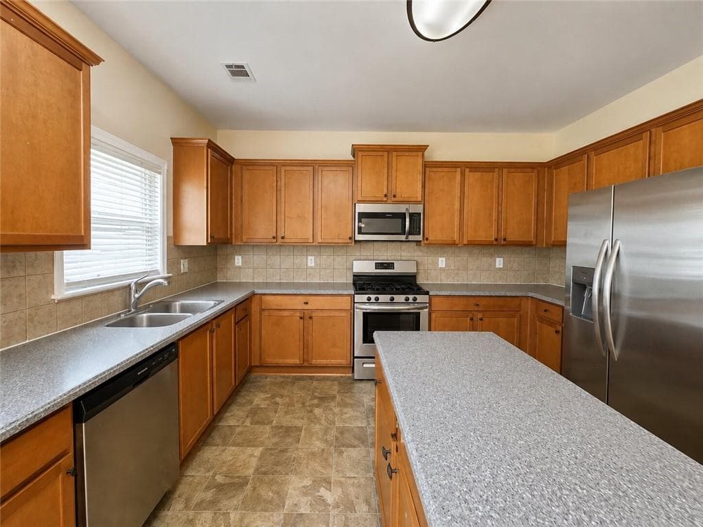 5 bedroom, 4 bathroom, 2,903 sq ft single family residence for sale at 3568 Park Hill Circle, Loganville, GA 30052 — photo 8