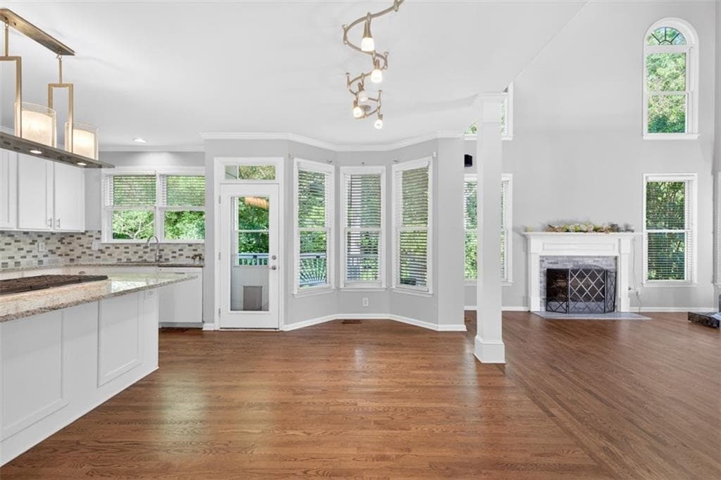 6 bedroom, 4 bathroom, 4,148 sq ft single family residence for sale at 1524 Lake Heights Circle, Dacula, GA 30019 — photo 9