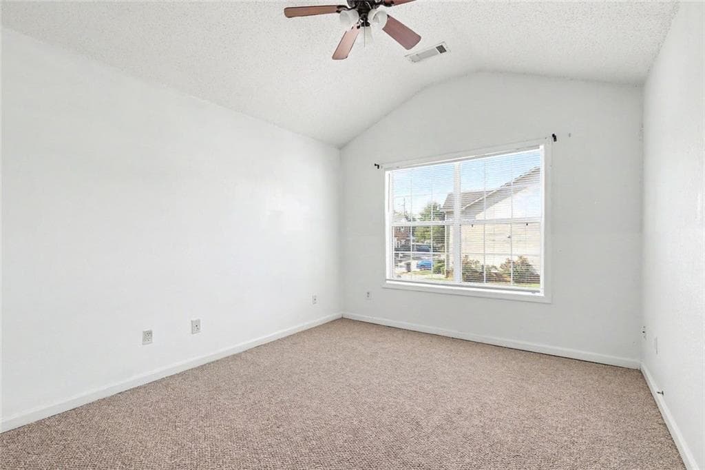 3 bedroom, 3 bathroom, 1,562 sq ft townhouse for sale at 136 Madeline Court, Mcdonough, GA 30253 — photo 6