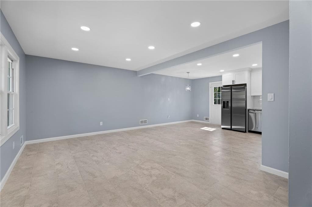 3 bedroom, 2 bathroom, 1,392 sq ft single family residence for sale at 1685 Kinglet Road, Jonesboro, GA 30238 — photo 5