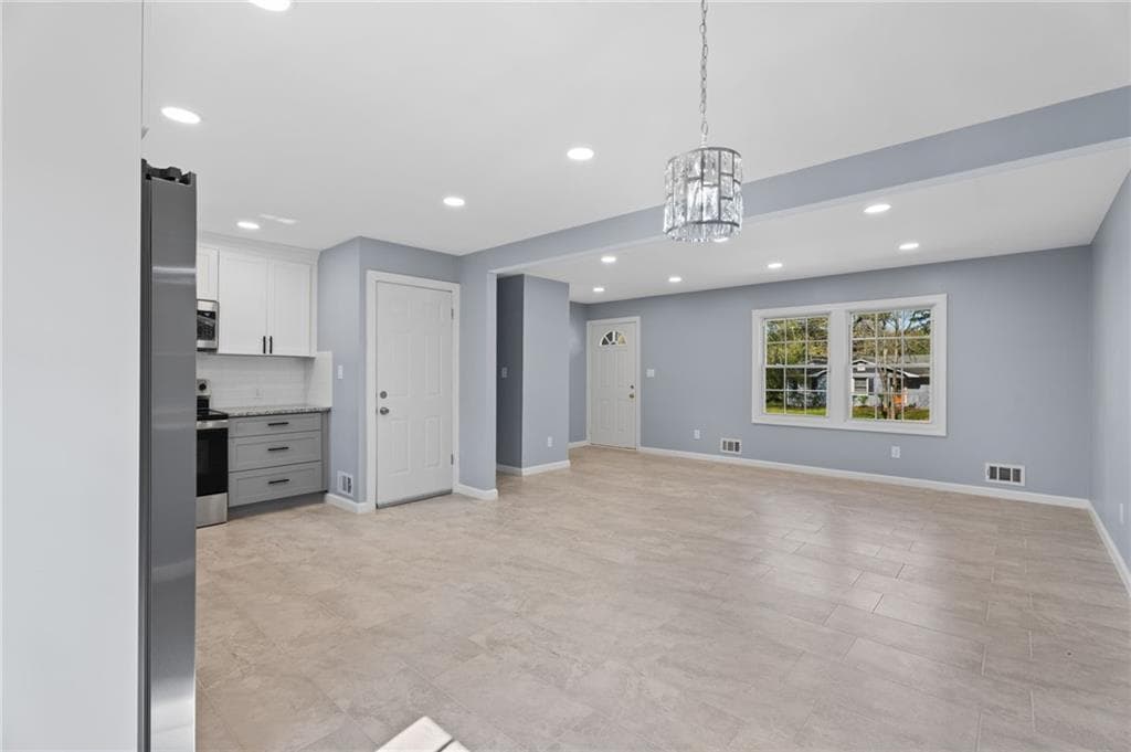 3 bedroom, 2 bathroom, 1,392 sq ft single family residence for sale at 1685 Kinglet Road, Jonesboro, GA 30238 — photo 7