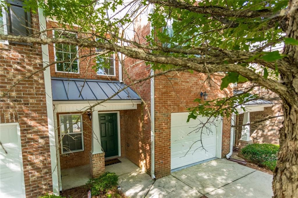 3 bedroom, 3 bathroom, 1,538 sq ft townhouse for sale at 3170 Glenloch Place, Lawrenceville, GA 30044