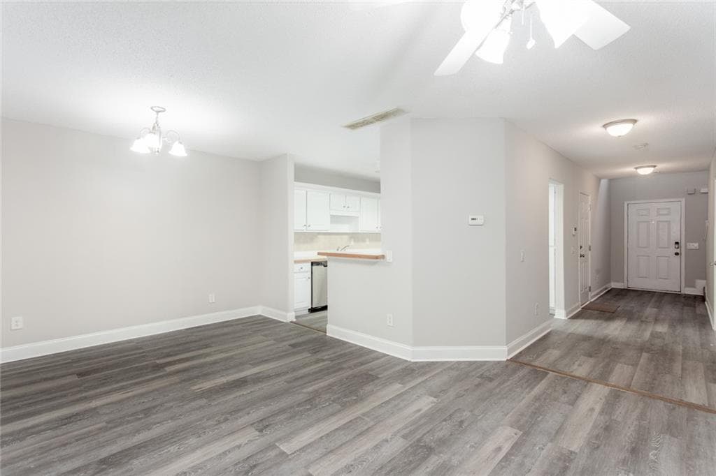 3 bedroom, 3 bathroom, 1,538 sq ft townhouse for sale at 3170 Glenloch Place, Lawrenceville, GA 30044 — photo 5