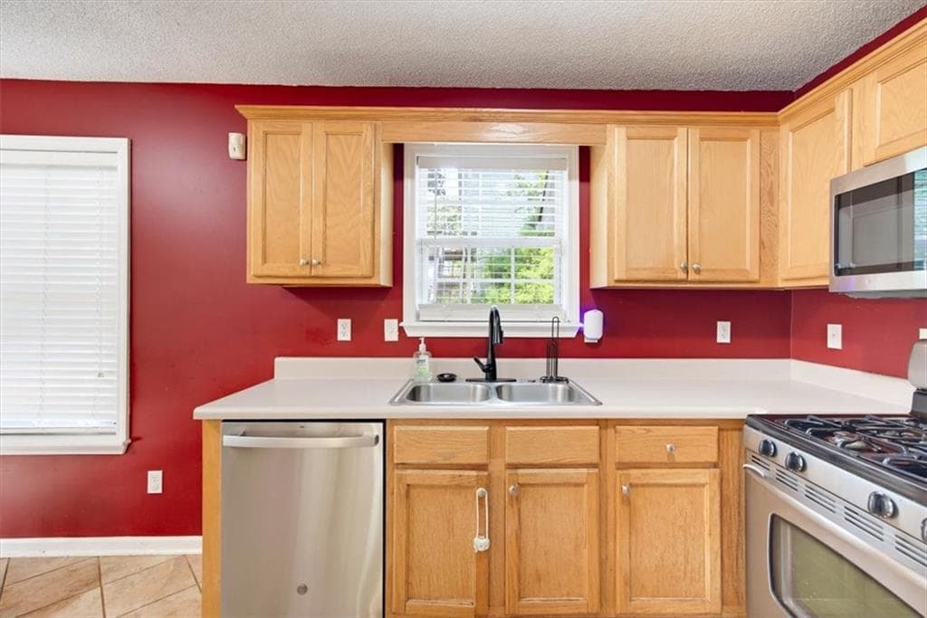 3 bedroom, 3 bathroom, 1,305 sq ft single family residence for sale at 415 Willow Lane, Temple, GA 30179 — photo 9