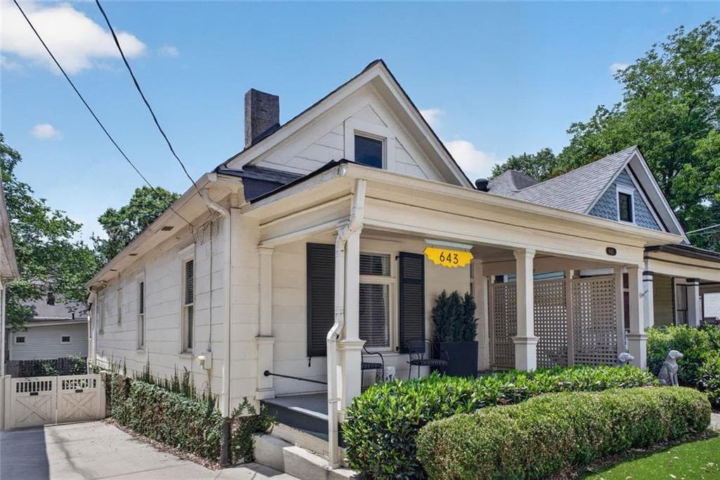 2 bedroom, 2 bathroom, 1,388 sq ft single family residence under contract at 643 Glenwood Avenue, Atlanta, GA 30312 — photo 2