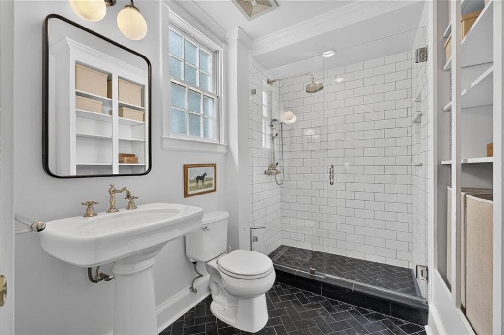 2 bedroom, 2 bathroom, 1,388 sq ft single family residence under contract at 643 Glenwood Avenue, Atlanta, GA 30312 — photo 9