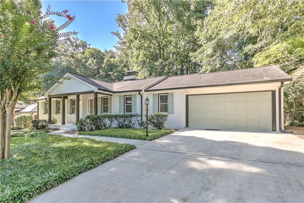 3 bedroom, 2 bathroom, 2,466 sq ft single family residence for rent at 1837 Chancery Lane, Atlanta, GA 30341 for $3,899 a month — photo 5
