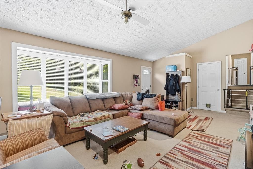 4 bedroom, 3 bathroom, 2,380 sq ft single family residence for sale at 5045 Ravenwood Drive, Marietta, GA 30066 — photo 7