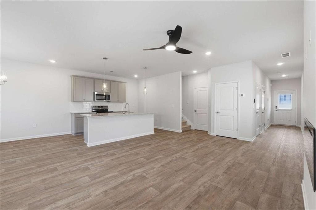 4 bedroom, 3 bathroom, 1,827 sq ft townhouse for sale at 3648 PARKWAY JAMES Drive, Snellville, GA 30039 — photo 8