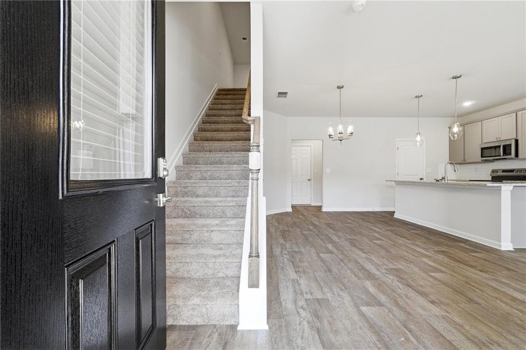 3 bedroom, 3 bathroom, 1,805 sq ft townhouse for sale at 3639 PARKWAY JAMES Drive, Snellville, GA 30039 — photo 3