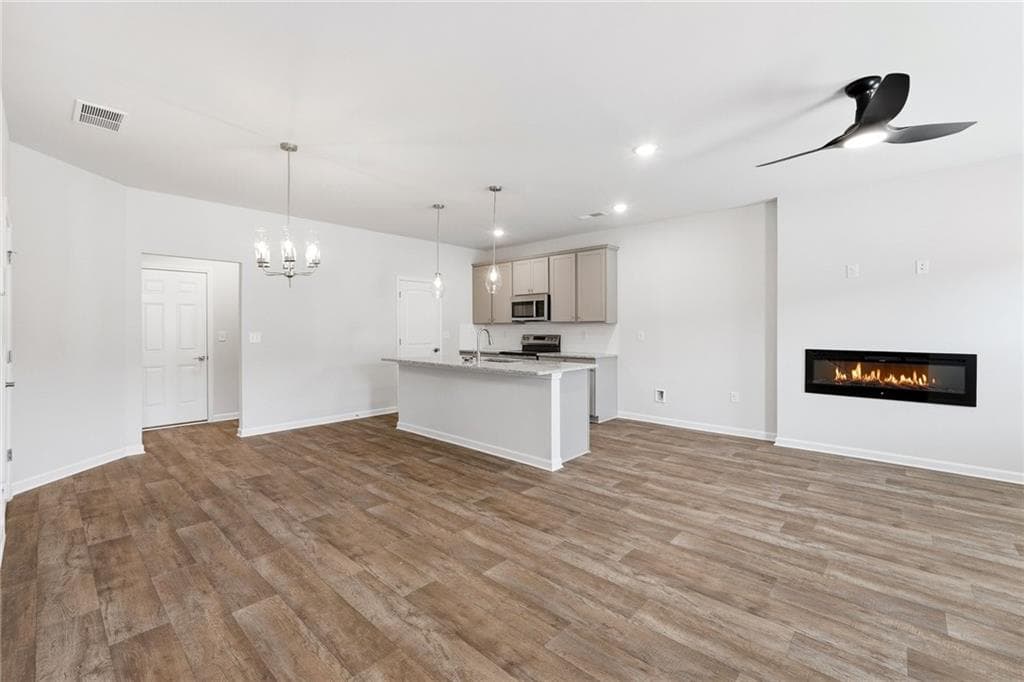 3 bedroom, 3 bathroom, 1,805 sq ft townhouse for sale at 3639 PARKWAY JAMES Drive, Snellville, GA 30039 — photo 5
