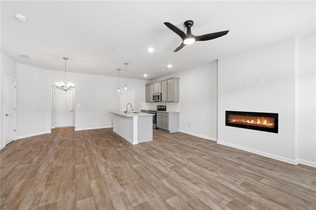 3 bedroom, 3 bathroom, 1,805 sq ft townhouse for sale at 3639 PARKWAY JAMES Drive, Snellville, GA 30039 — photo 7