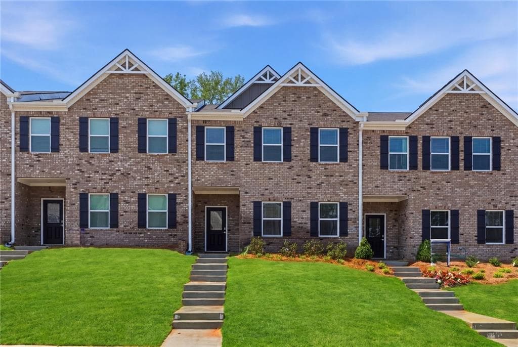 3 bedroom, 3 bathroom, 1,805 sq ft townhouse for sale at 3633 PARKWAY JAMES Drive, Snellville, GA 30039 — photo 2