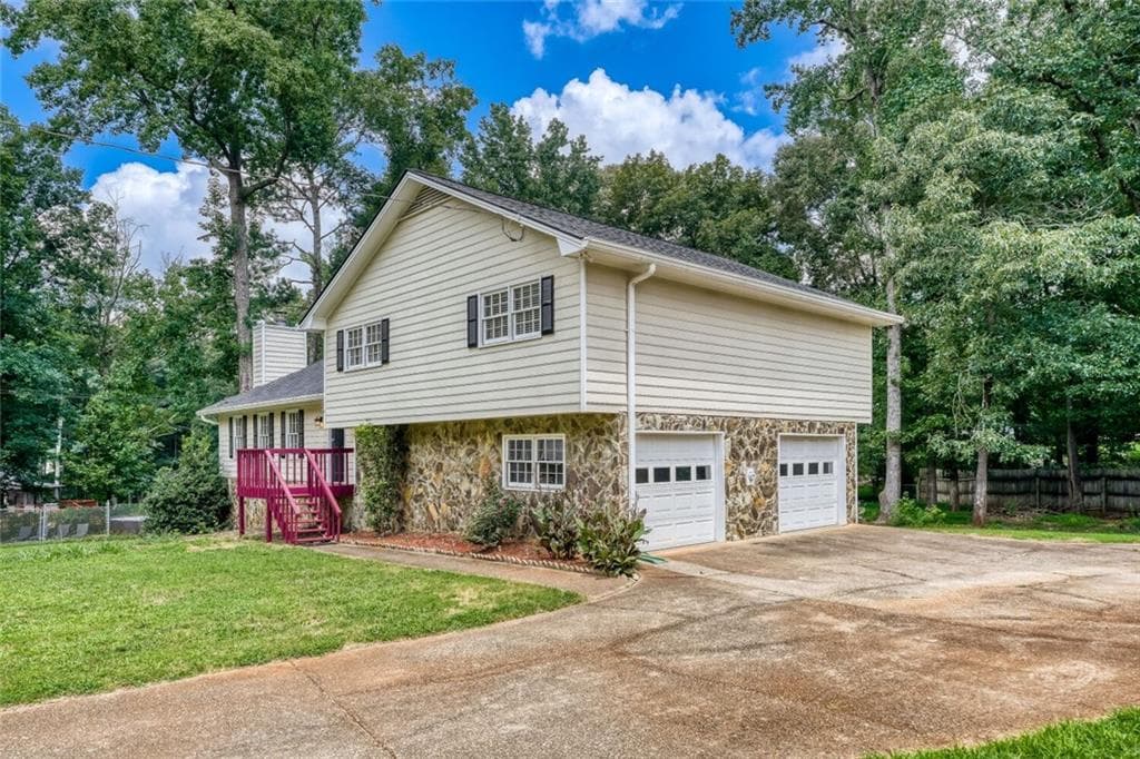 3 bedroom, 2 bathroom, 1,998 sq ft single family residence for rent at 1456 Scholar Drive, Lawrenceville, GA 30044 for $2,499 a month — photo 3