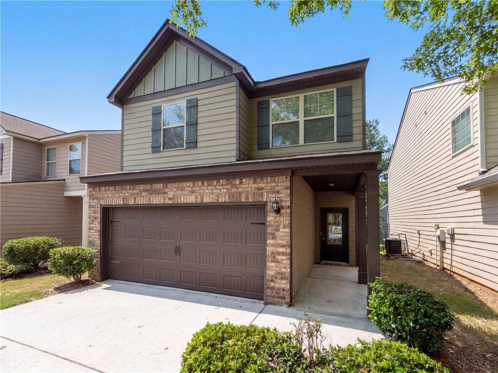 4 bedroom, 3 bathroom, 1,844 sq ft single family residence under contract at 4473 Ravenwood Drive, Union City, GA 30291