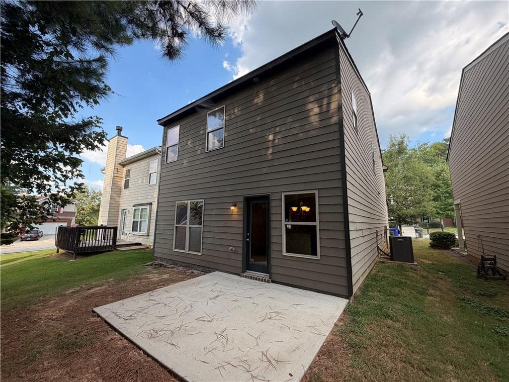 4 bedroom, 3 bathroom, 1,844 sq ft single family residence under contract at 4473 Ravenwood Drive, Union City, GA 30291 — photo 5