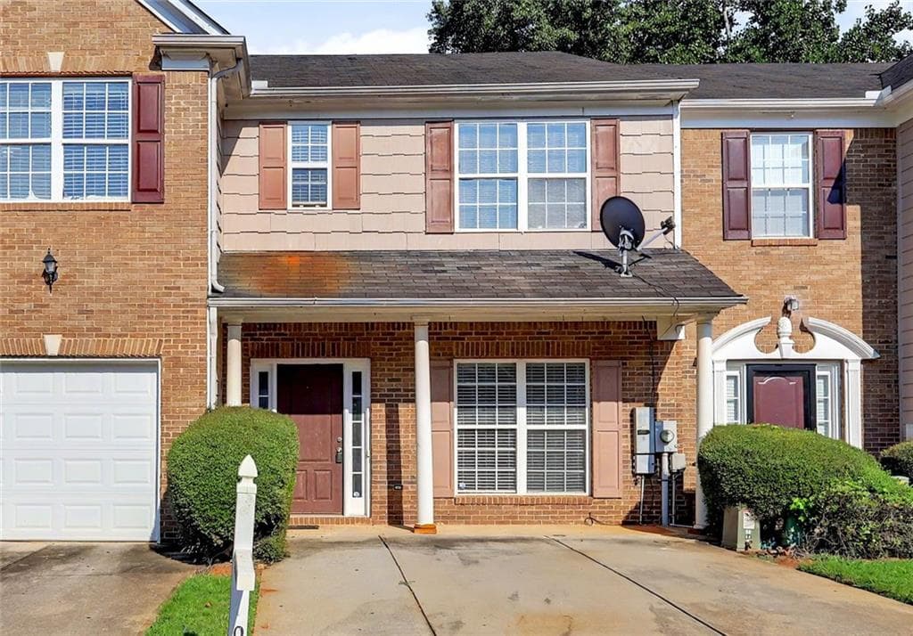 3 bedroom, 3 bathroom, 1,698 sq ft townhouse for sale at 190 Madeline Court, Mcdonough, GA 30253