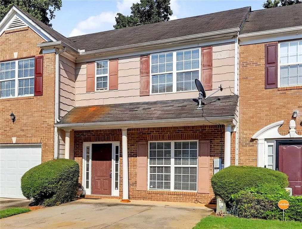 3 bedroom, 3 bathroom, 1,698 sq ft townhouse for sale at 190 Madeline Court, Mcdonough, GA 30253 — photo 2