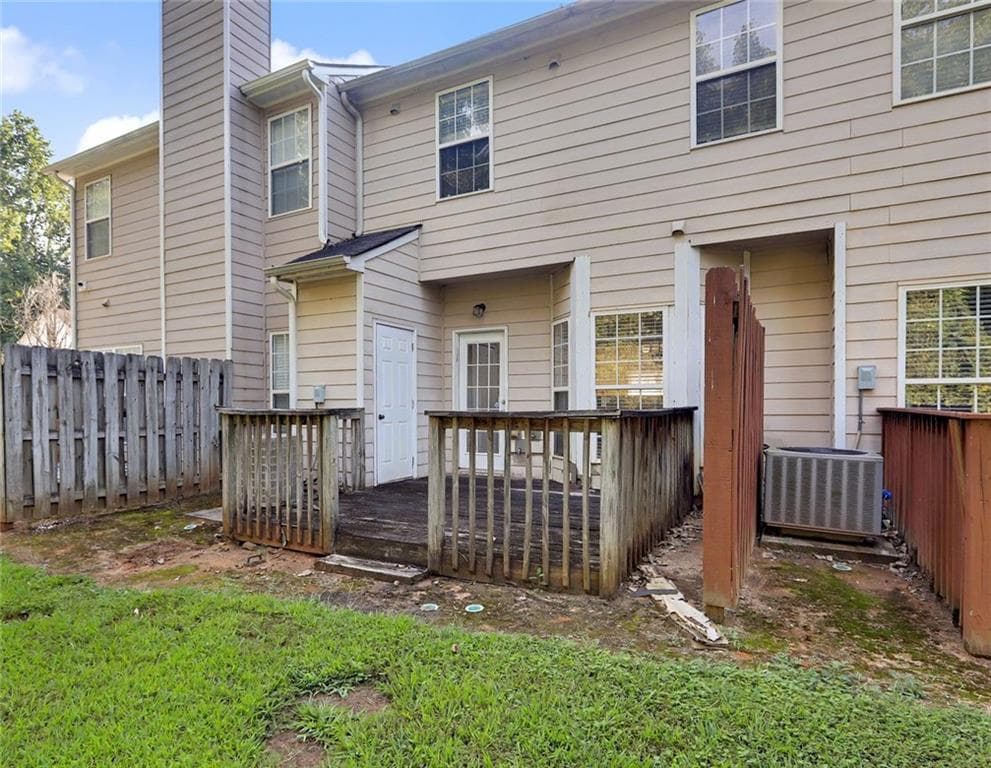 3 bedroom, 3 bathroom, 1,698 sq ft townhouse for sale at 190 Madeline Court, Mcdonough, GA 30253 — photo 3