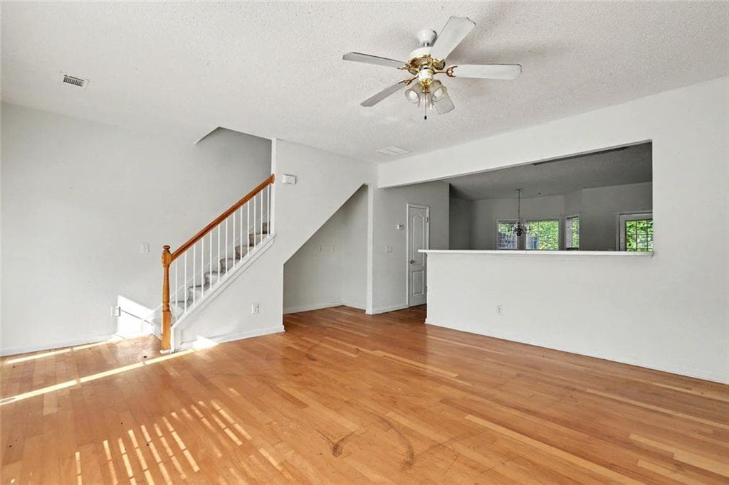 3 bedroom, 3 bathroom, 1,698 sq ft townhouse for sale at 190 Madeline Court, Mcdonough, GA 30253 — photo 5