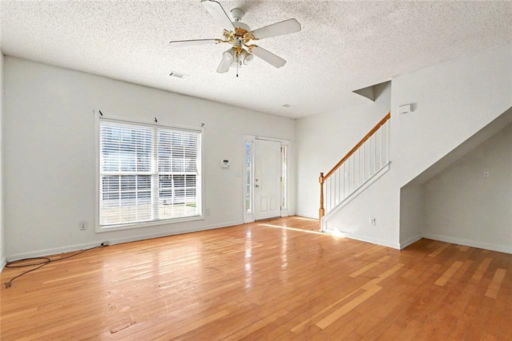 3 bedroom, 3 bathroom, 1,698 sq ft townhouse for sale at 190 Madeline Court, Mcdonough, GA 30253 — photo 6
