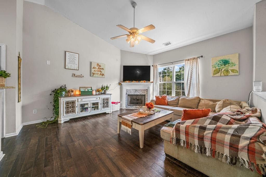 4 bedroom, 3 bathroom, 2,104 sq ft single family residence for sale at 19 SW Highlander Trail, Rome, GA 30165 — photo 3