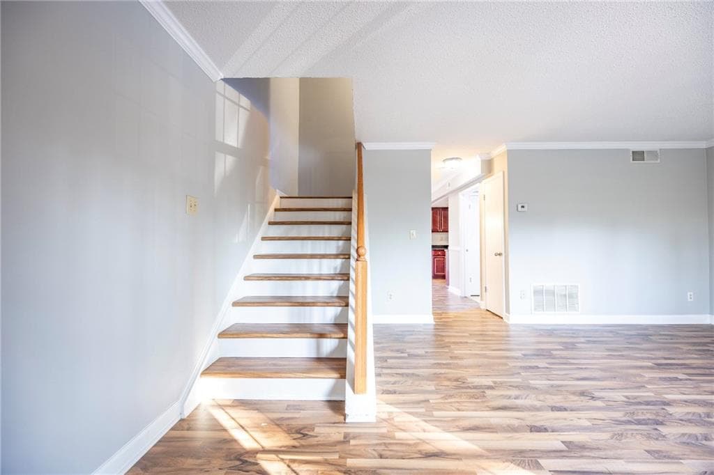 2 bedroom, 3 bathroom, 1,324 sq ft condominium for sale at 6900 Roswell Road #L4, Sandy Springs, GA 30328 — photo 4