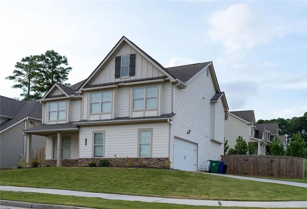4 bedroom, 3 bathroom, 2,482 sq ft single family residence for rent at 2408 Haliard Way, Lithonia, GA 30058 for $2,600 a month — photo 2