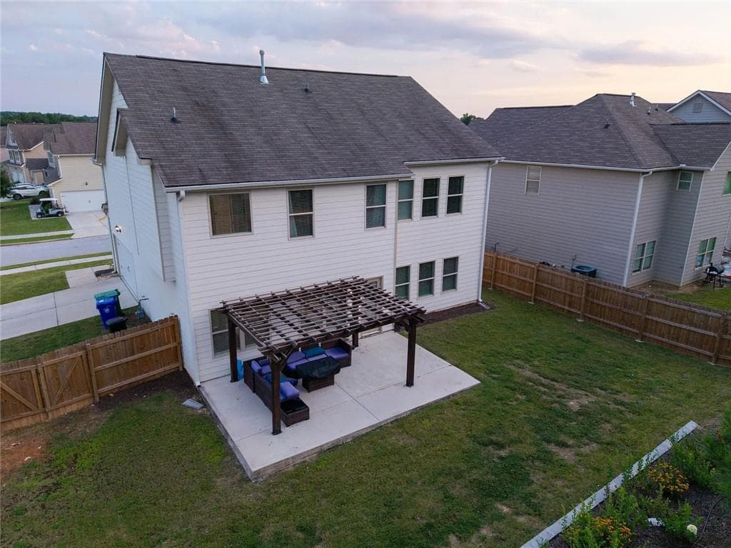 4 bedroom, 3 bathroom, 2,482 sq ft single family residence for rent at 2408 Haliard Way, Lithonia, GA 30058 for $2,600 a month — photo 3