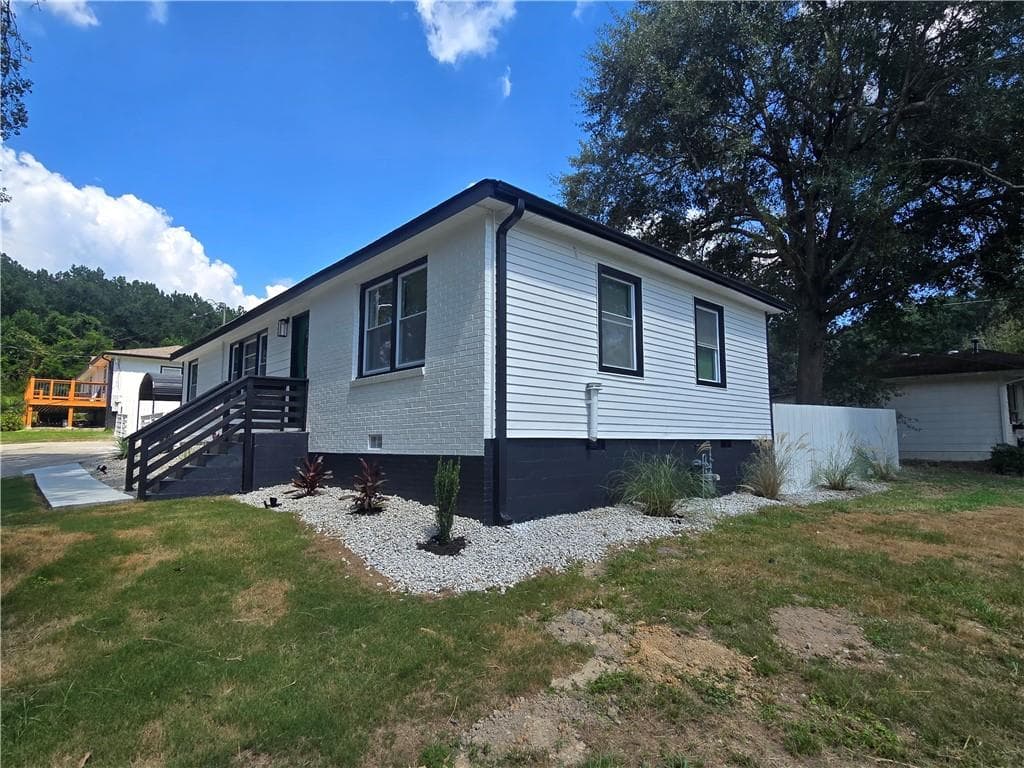 3 bedroom, 2 bathroom, 1,392 sq ft single family residence for sale at 760 Seminole Place, Marietta, GA 30062 — photo 8