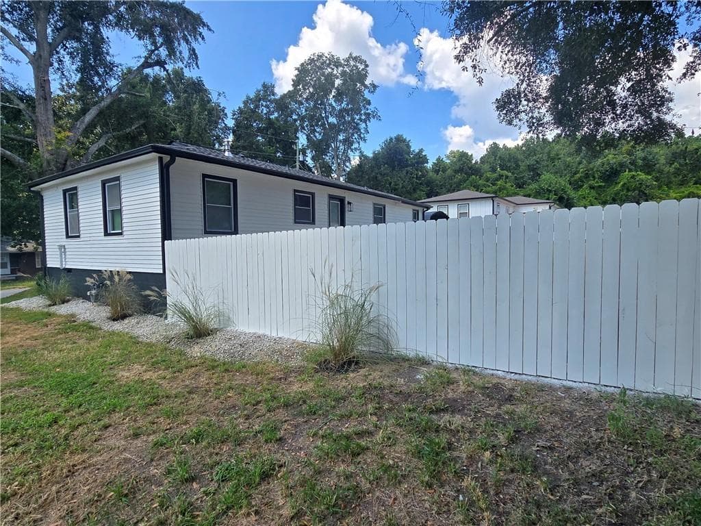 3 bedroom, 2 bathroom, 1,392 sq ft single family residence for sale at 760 Seminole Place, Marietta, GA 30062 — photo 9