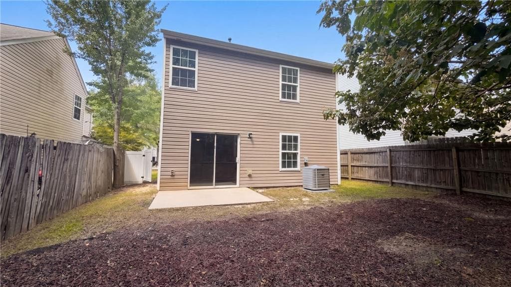 3 bedroom, 3 bathroom, 1,366 sq ft single family residence for sale at 3426 Sable Chase Lane, Atlanta, GA 30349 — photo 5