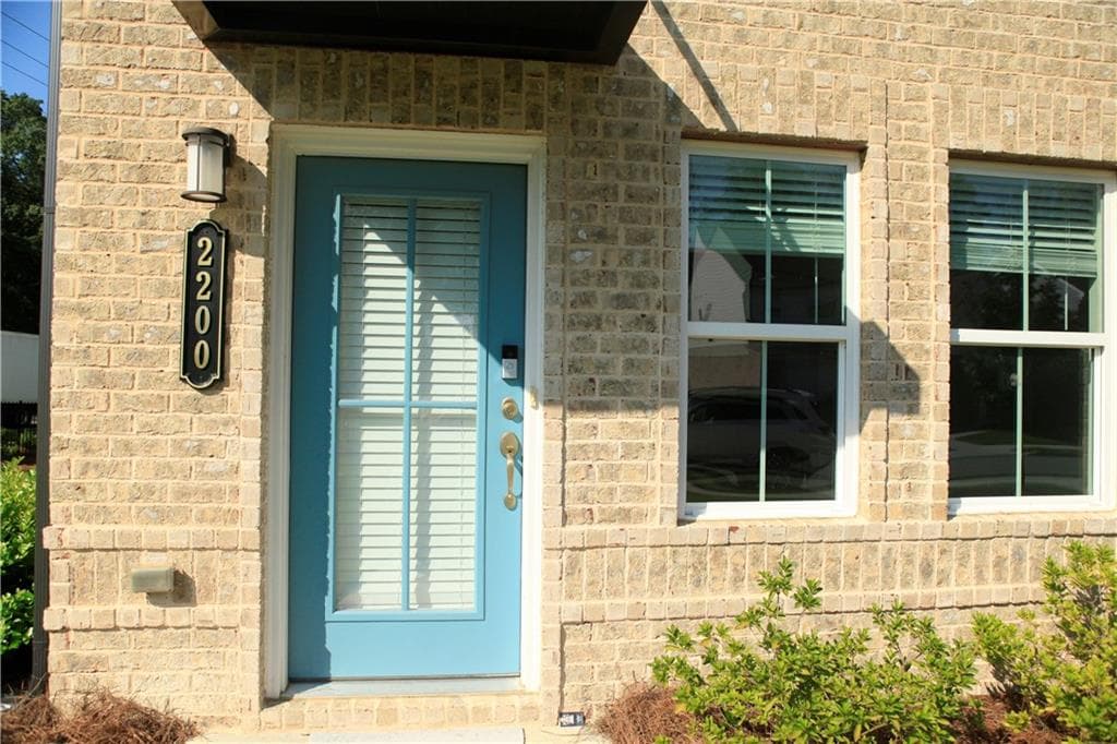 2 bedroom, 4 bathroom, 2,000 sq ft townhouse under contract at 2200 Whistler Way, Lawrenceville, GA 30043 — photo 3
